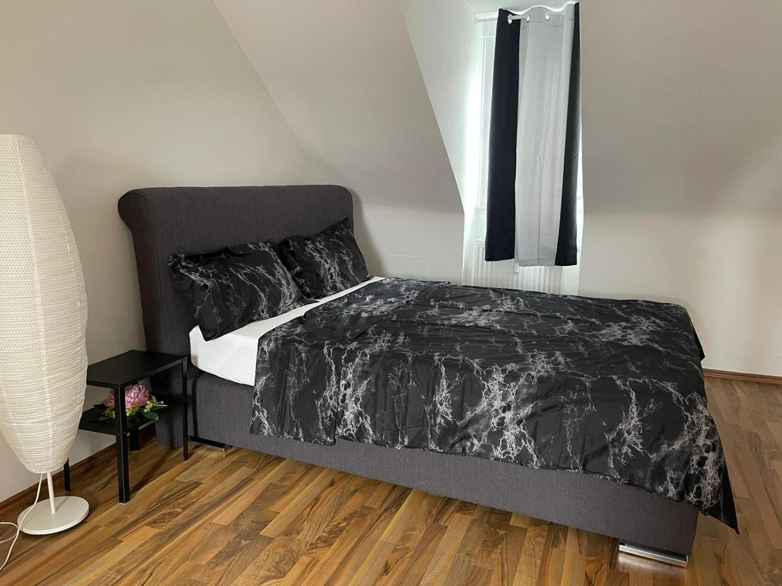 Geraeumige 3-Zimmer-Ferienwohnung Im Herzen Von Kassel Exterior foto
