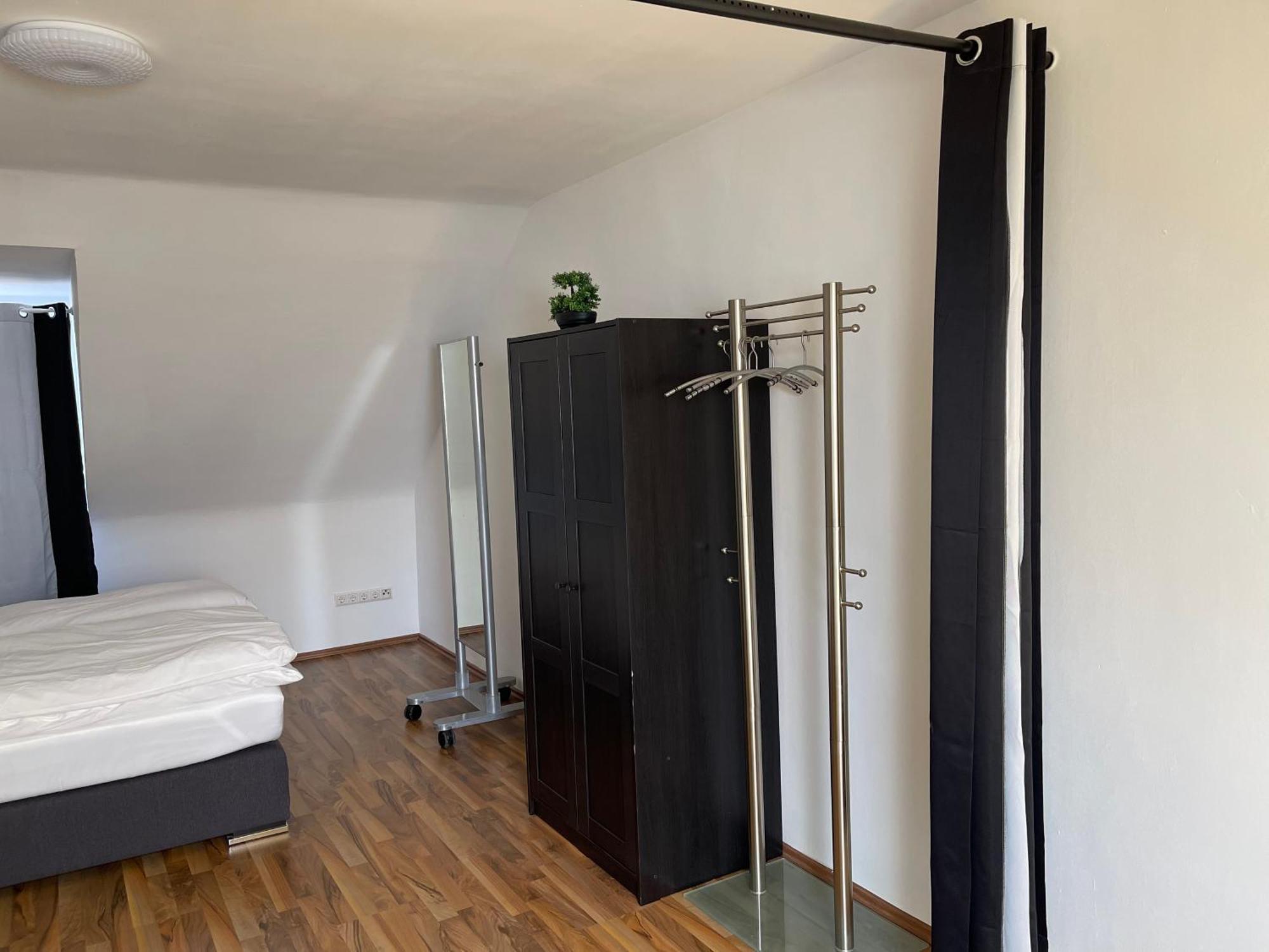 Geraeumige 3-Zimmer-Ferienwohnung Im Herzen Von Kassel Exterior foto