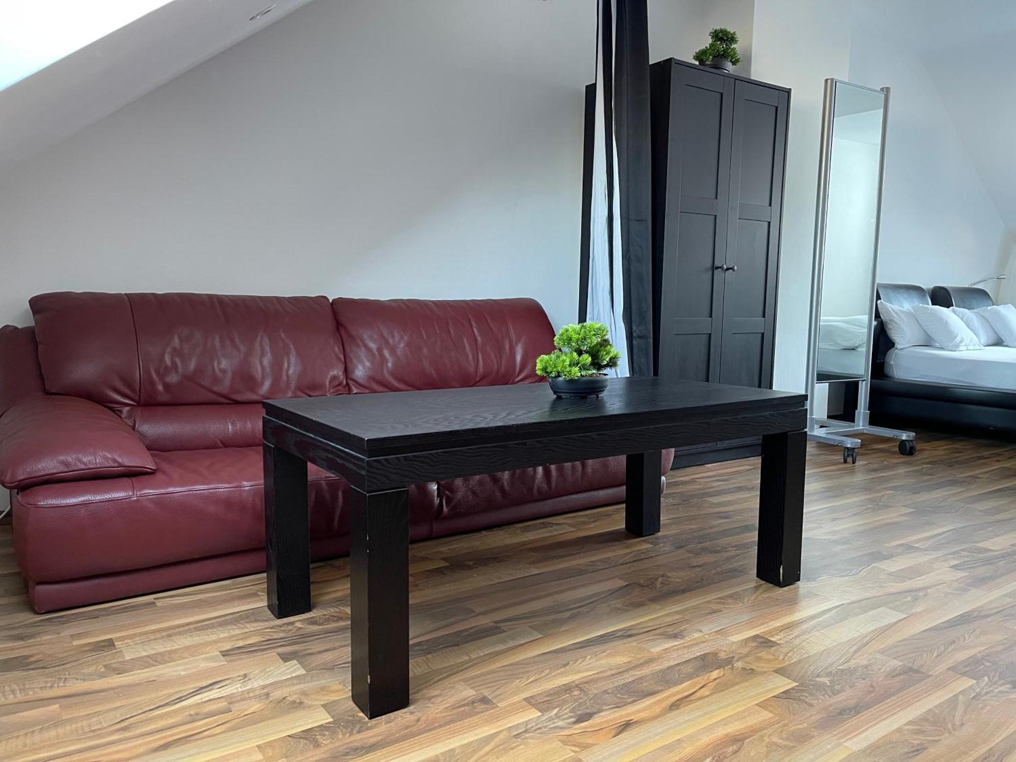 Geraeumige 3-Zimmer-Ferienwohnung Im Herzen Von Kassel Exterior foto
